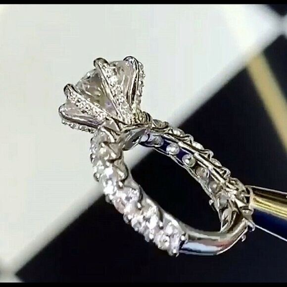 4ct Silver CZ Diamond Ring - Picture 4 of 7